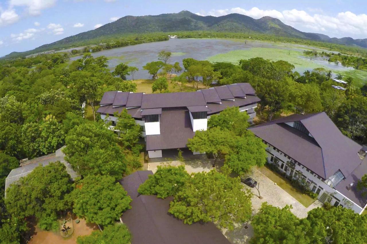 Grand Tamarind Lake 카타라가마 외부 사진