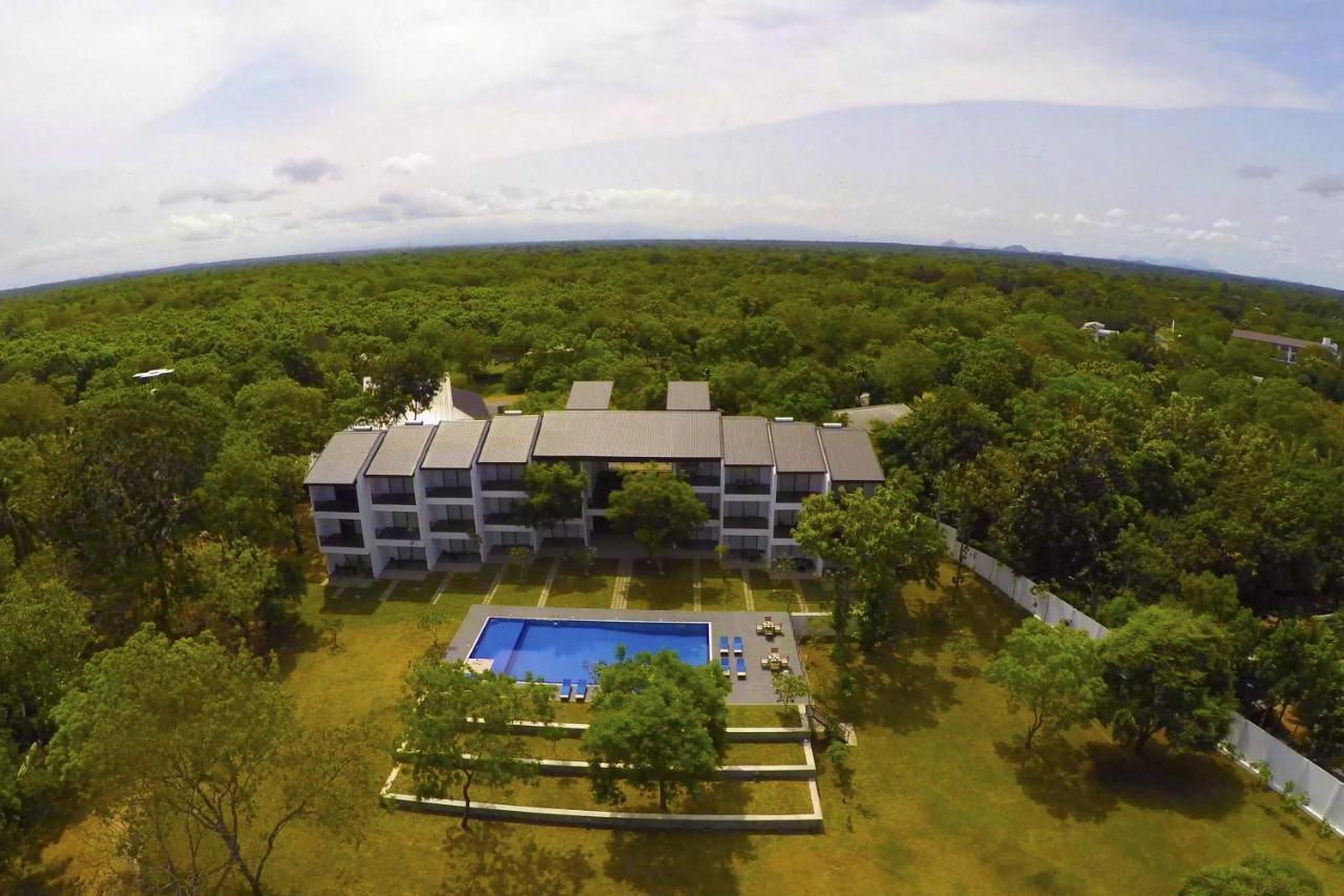 Grand Tamarind Lake 카타라가마 외부 사진