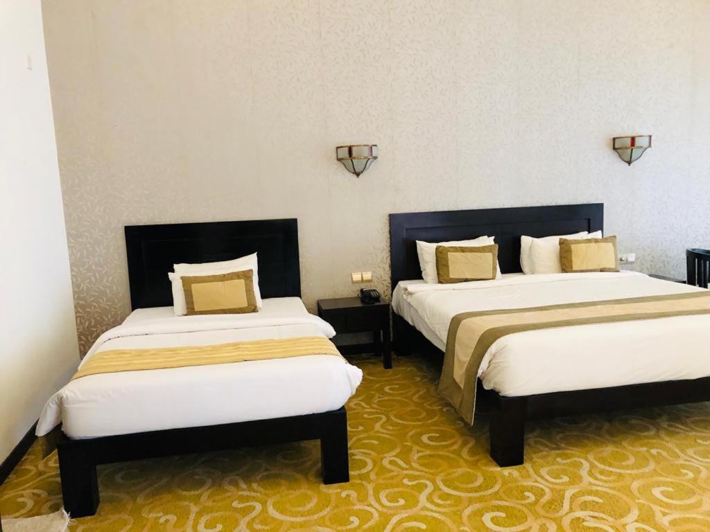 Grand Tamarind Lake 카타라가마 외부 사진
