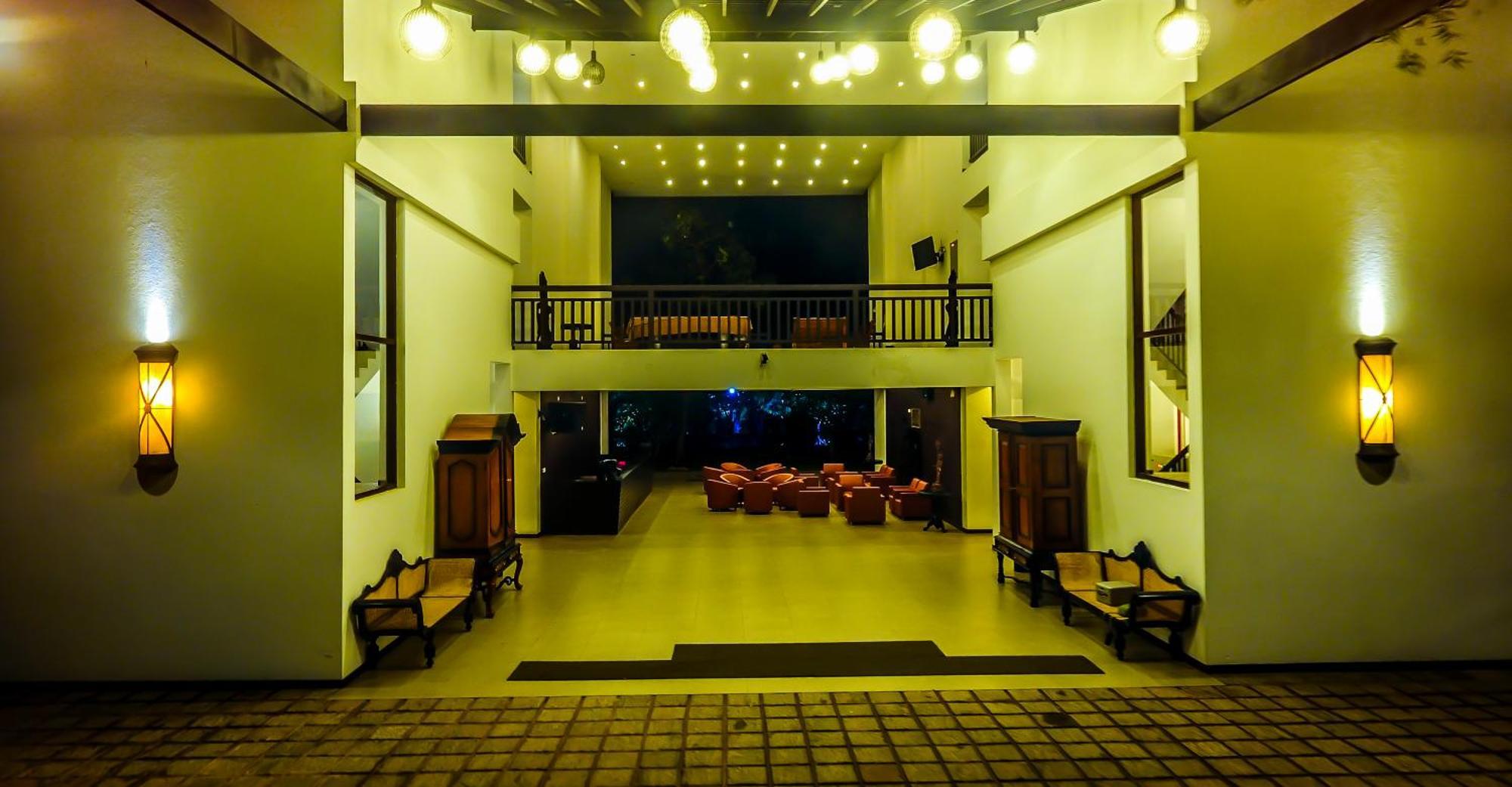 Grand Tamarind Lake 카타라가마 외부 사진